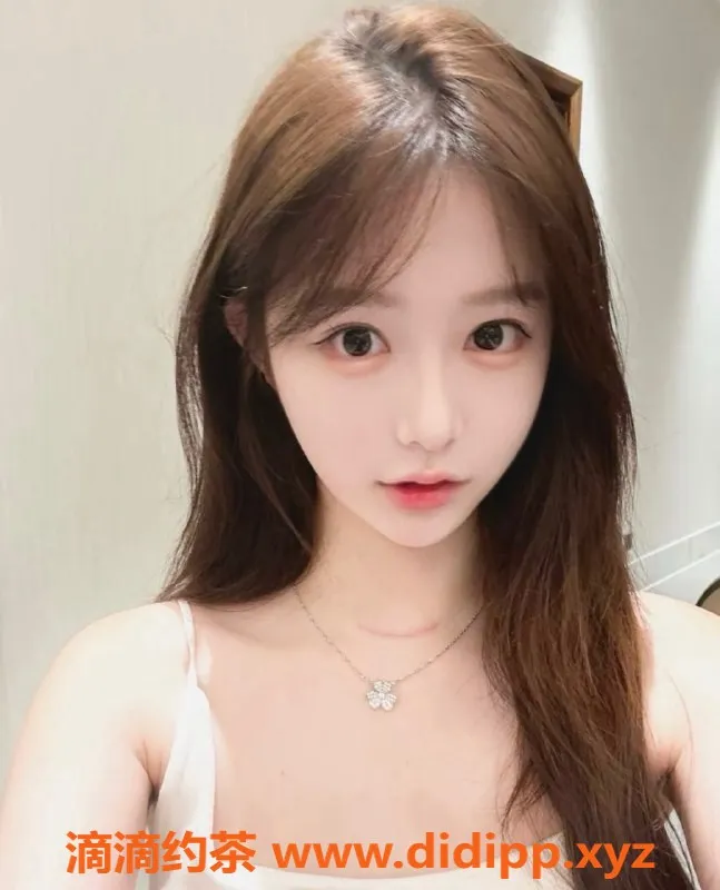 无锡楼凤资源信息,梦梦外出区高颜值制服丝袜服务，身材诱人