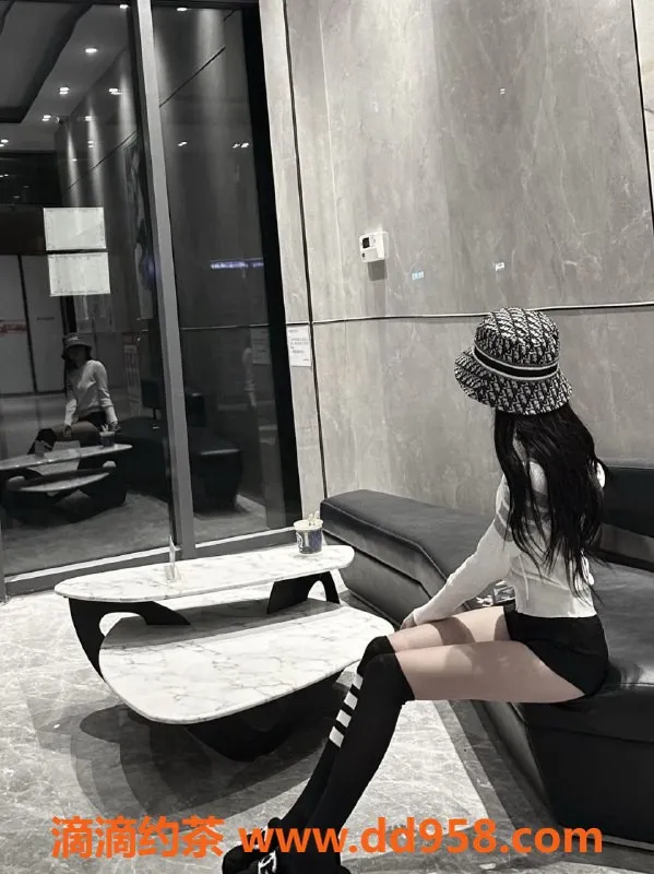 常州楼凤-武进猫猫学妹，165cm甜美嫩妹等你来撩！