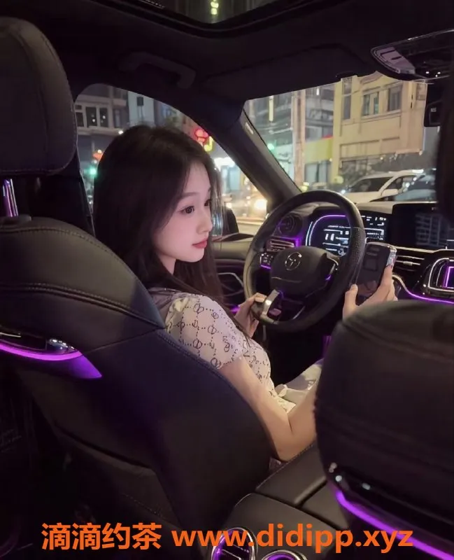 常州楼凤-武进小小涵，165高90重，陪浴、调情服务