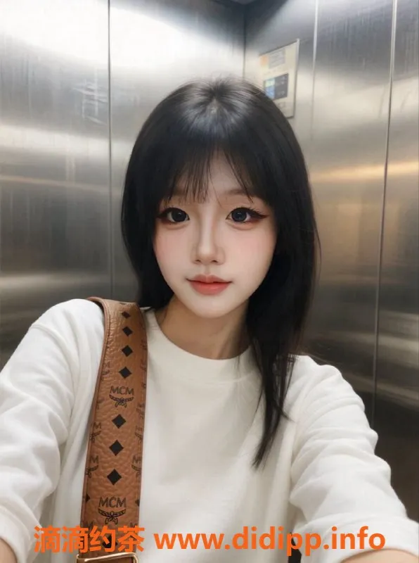 常州楼凤-武进小小，163cm嫩妹，600元服务等你来体验！