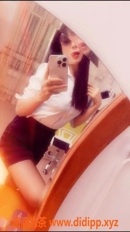 深圳楼凤-福田天生逼紧会喷水珂珂，25岁身材火辣