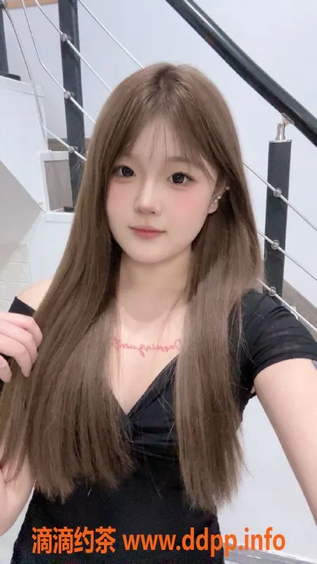 常州楼凤-新北18岁嫩妹170cm，陪浴口交服务，超值体验