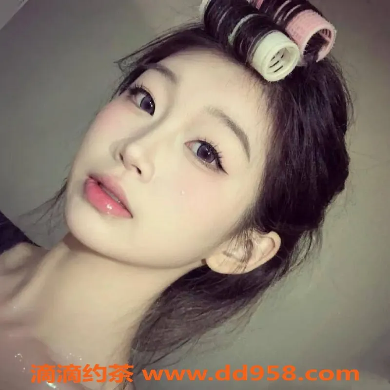 南昌楼凤资源信息,青山湖小馨 18岁嫩妹 169cm 48kg 600p