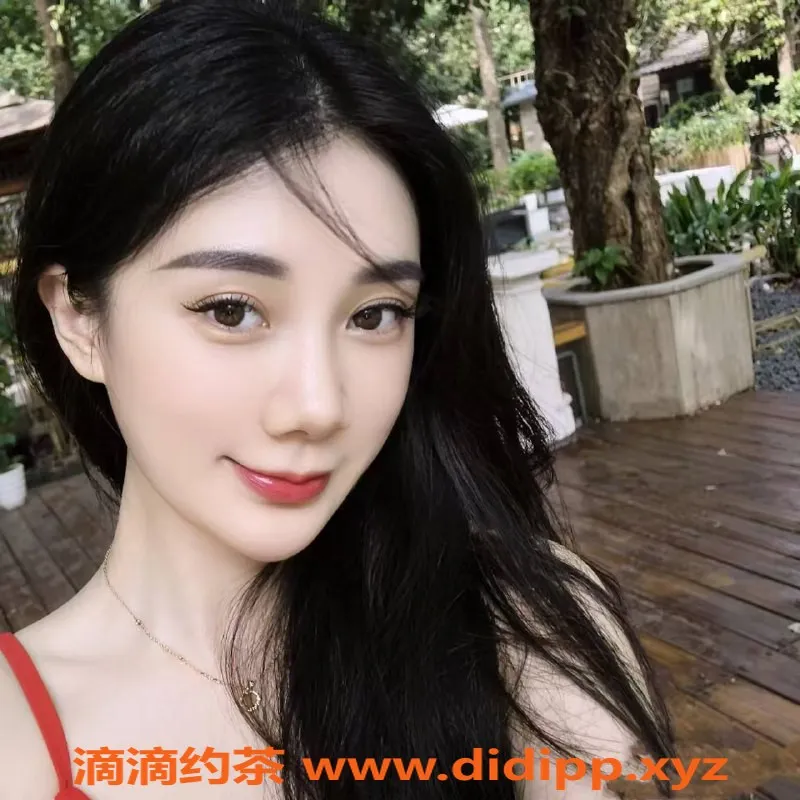 扬州楼凤-扬州邗江小月亮，雪白大奶身材诱人