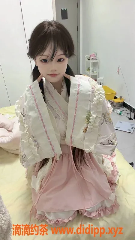 杭州楼凤-余杭区果果，800元嫩妹服务，六九胸推等你来体验！