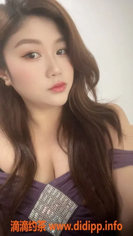 广州楼凤-天河23岁性感大奶朵朵，外出可约！