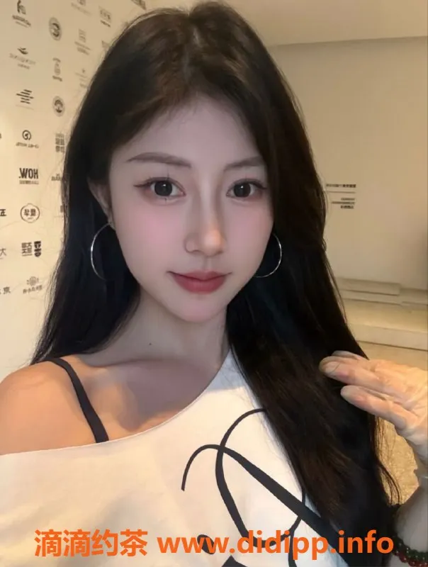 广州楼凤-佛山禅城小诺，22岁，165cm，38C，46kg，让你欲罢不能！