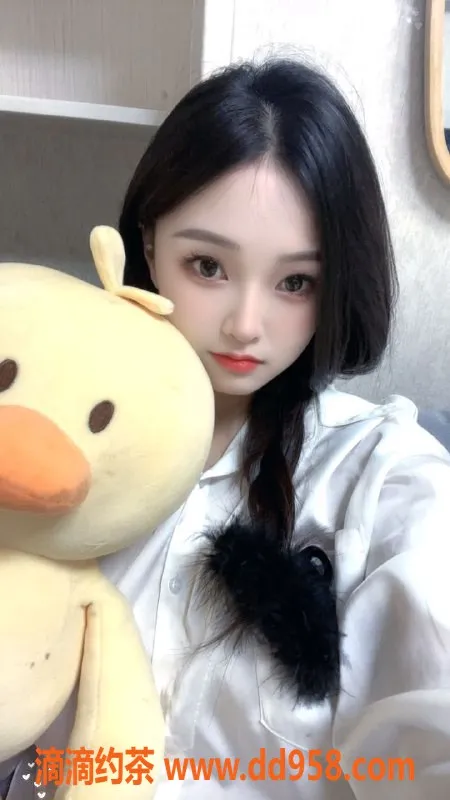 温州楼凤-温州哈基米，162/45/02-D，颜值系00后，40分钟仅需7米