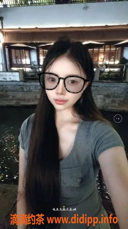 北京楼凤-亚运村小雪，165cm D杯，茶费1K，莞式服务