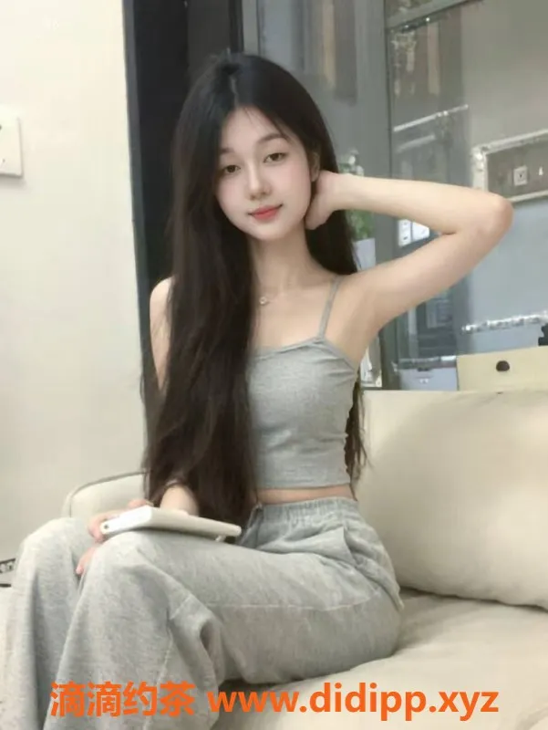 中山楼凤-小榄困困，20岁魅力B罩杯，700元起服务