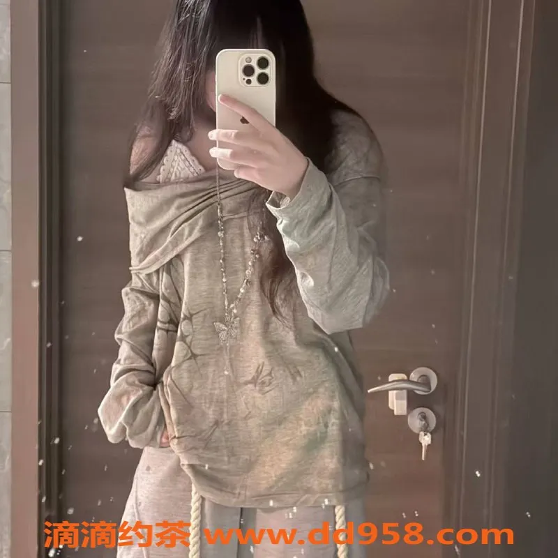 扬州楼凤-扬州邗江小甜甜，反差尺度大的小文员