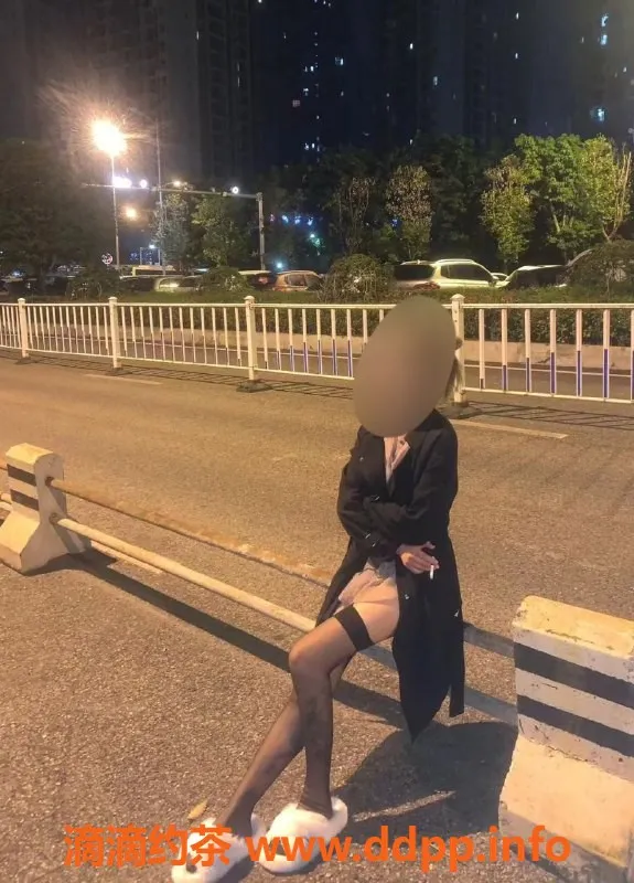 成都上门服务资源信息,成都嫩妹小红，19岁匀称身材，400元包夜可上门