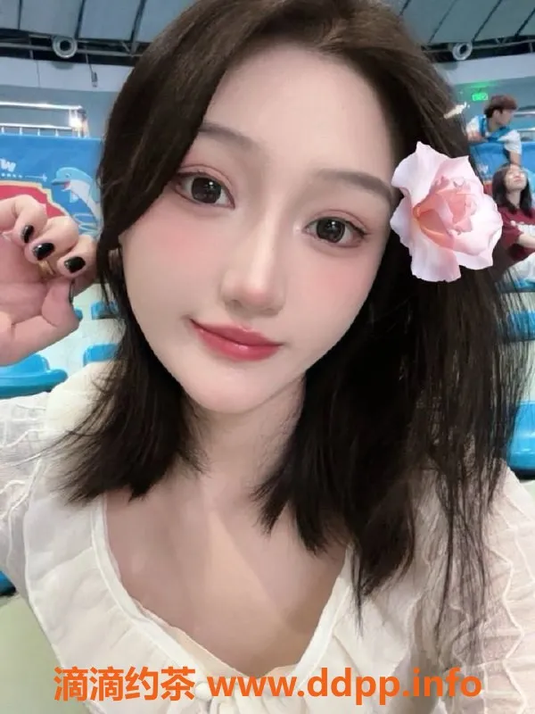 深圳楼凤-南山草莓，165cm嫩妹，36C胸围等你体验