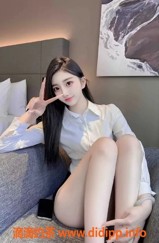 青岛楼凤资源信息,极品模特，188cm腿长，提前预定！