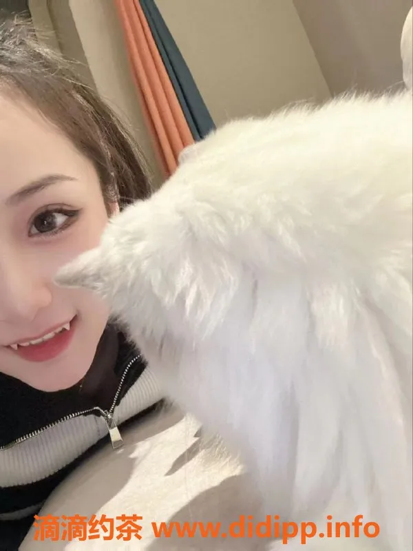 青岛楼凤-历下CBD小虎牙，04年学生，强烈推荐！