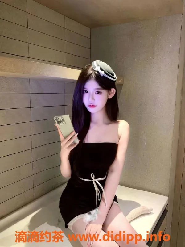 青岛楼凤-学生妹童童，167cm C罩杯，06年生高端服务