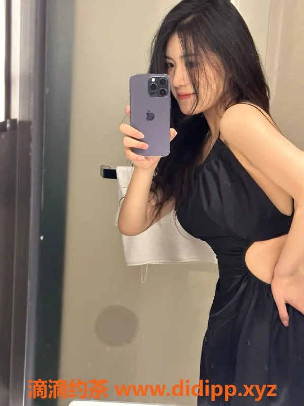 青岛楼凤-历城区果果，19岁大学生，身高168，服务至上