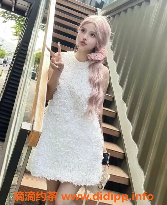 上海楼凤-普陀小五同学，18岁D罩杯，完美服务