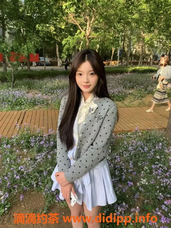 广州上门服务-天河19岁学妹乐初，165身高，茶水费600起