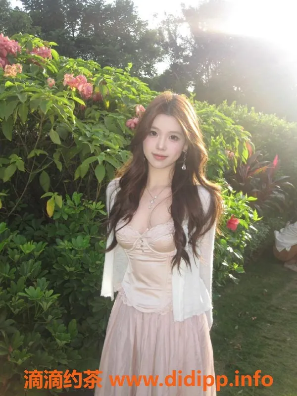 广州楼凤-广州白云21岁楚漫，初体验超赞！