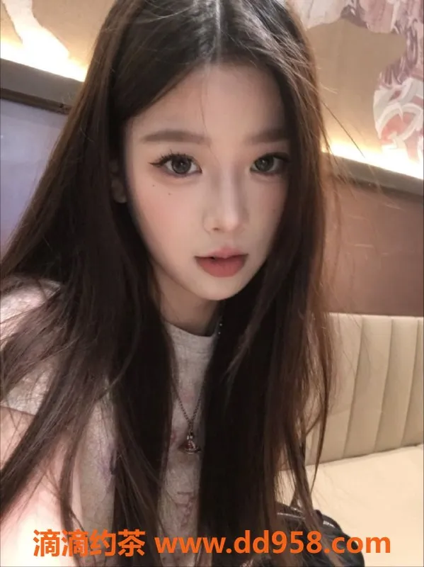 广州楼凤-广州白云21岁楚漫，初体验超赞！