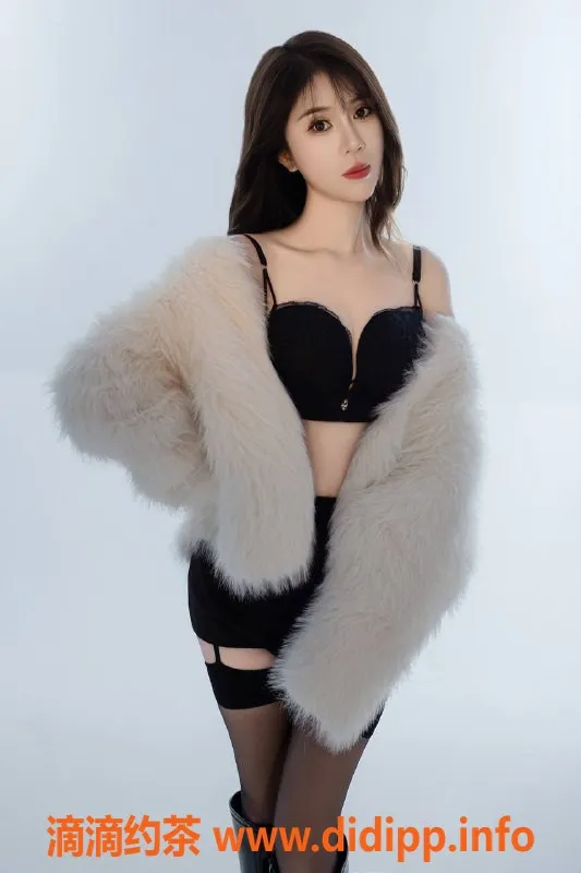 扬州楼凤-扬州小依依，娇小身材，新人六佰三件套