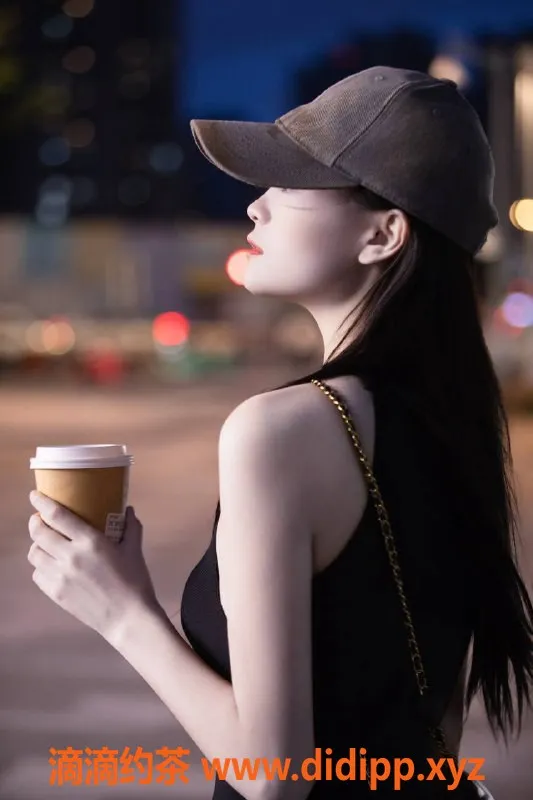 成都楼凤-20岁雨洛，160cm排骨精，600元三件套服务