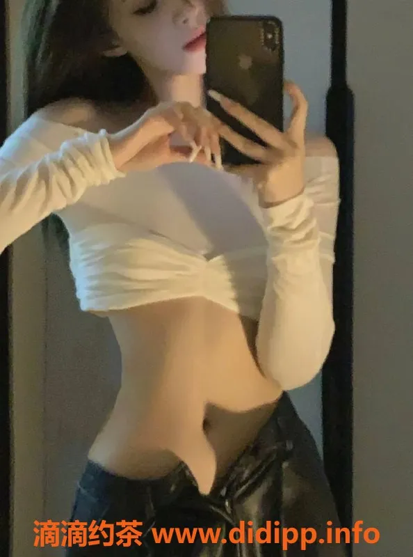 深圳楼凤资源信息,深圳龙岗24岁小姐姐，160b 40kg，1500起价