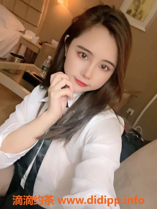 广州楼凤-天河球球，课费800p，1500pp等你来体验