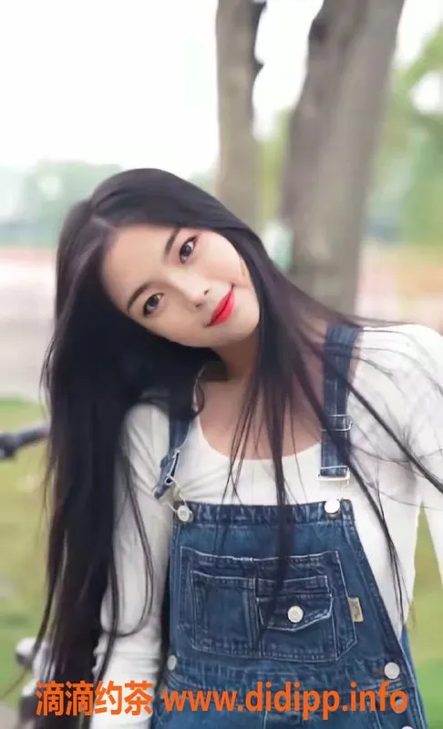 长沙楼凤-岳麓区菡菡 24岁 158/42裸萧服务