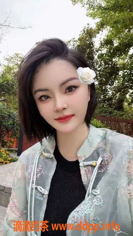 深圳楼凤-罗湖天然巨乳H杯婉木清 26岁 165cm 55kg