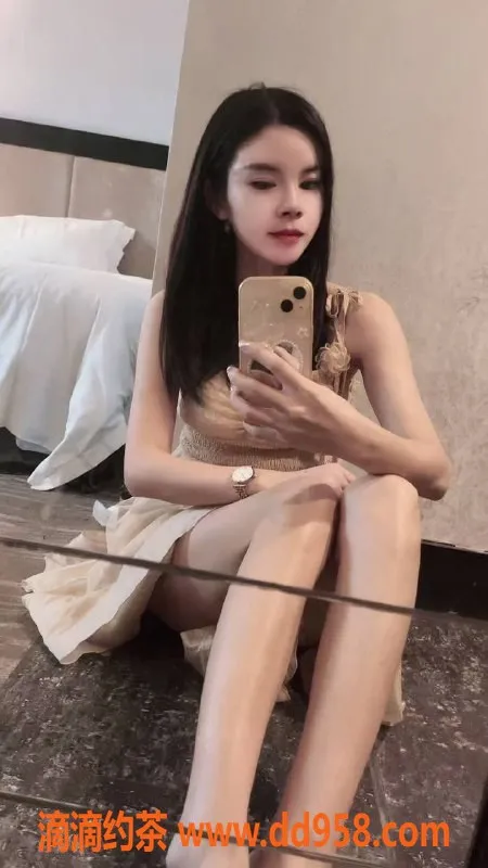 中山楼凤-江海大长腿美姐，300快餐400洗吹做服务