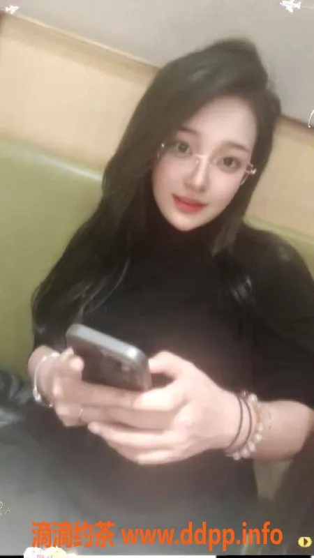 北京楼凤-山东“小萝卜”老师，25岁162-C巨骚魅力