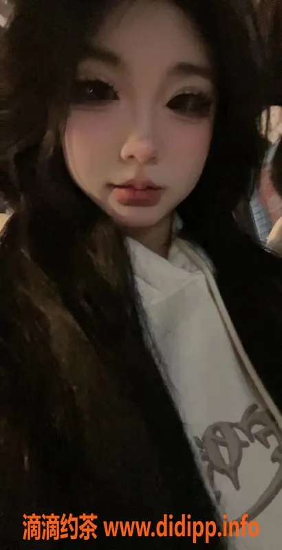 成都楼凤资源信息,17岁滴滴，163公分，105斤巨乳陪享服务