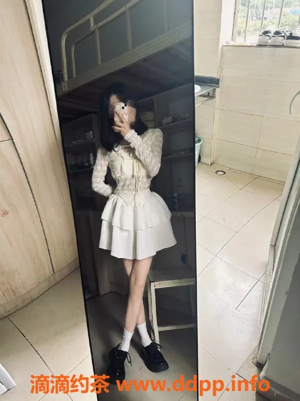 成都楼凤-成都丫丫16岁小巧妹，700元体验服务