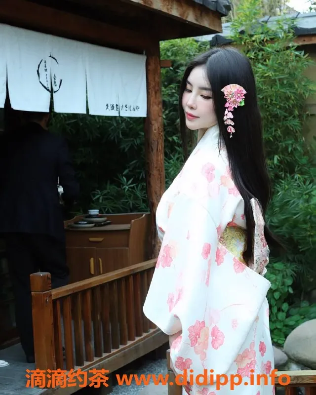 北京楼凤-思老湿 朝阳大胸女 165cm 86斤 千元档服务