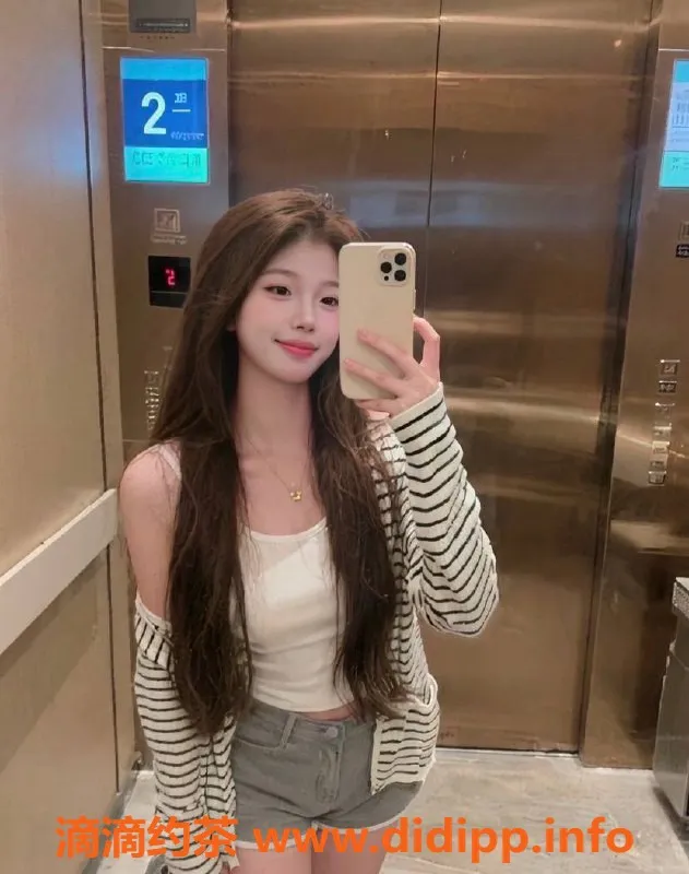 温州楼凤-温州纪梵西，168cm C罩杯嫩妹，51g身材诱惑