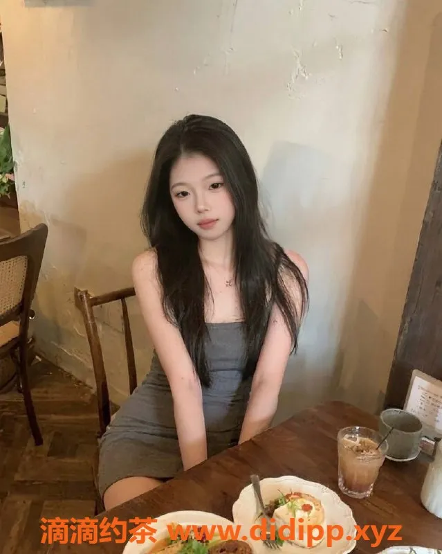 温州楼凤-温州纪梵西，168cm C罩杯嫩妹，51g身材诱惑