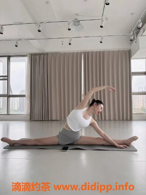 扬州楼凤资源信息,扬州邗江空姐柠初，颜值9.67，服务超赞