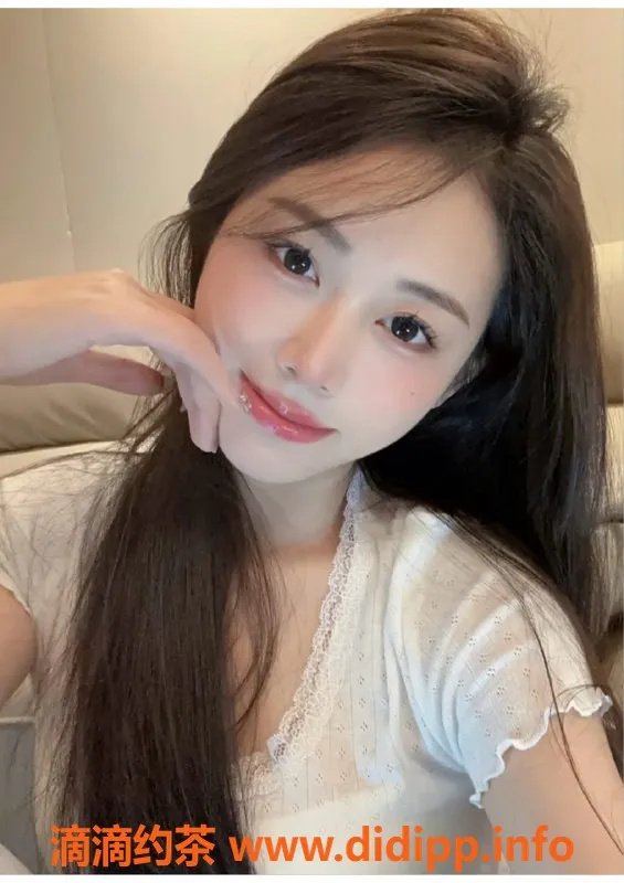 赣州楼凤-02德芙，164cm白嫩妹子，700全套尽享服务