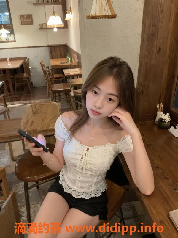 中山楼凤-西区阿狸，18岁，B罩杯，700起魅力服务