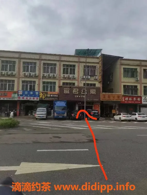 中山楼凤-古镇高颜值女生，350快餐，450洗吹