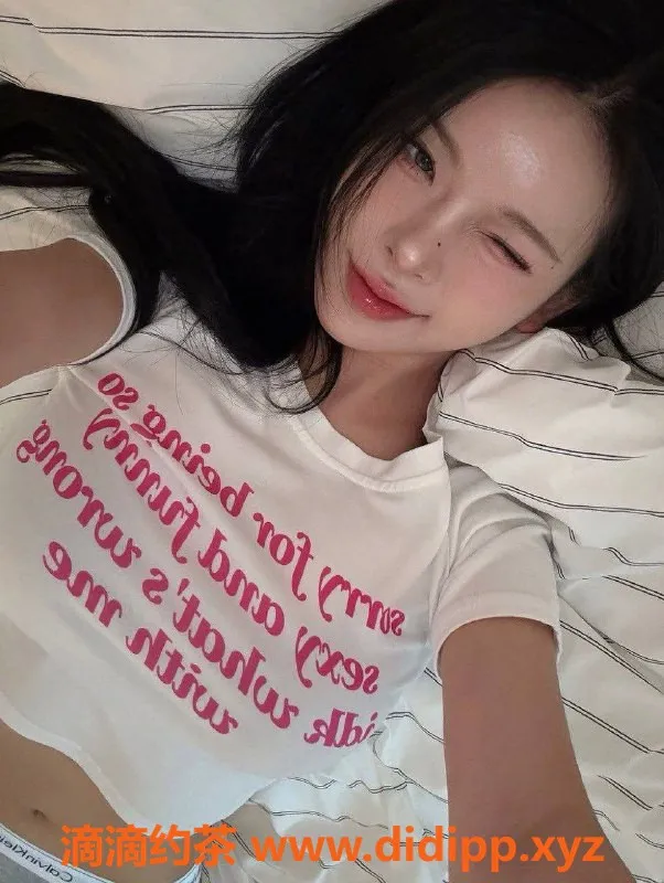 杭州上门服务-新加坡D胸美女，21岁，164cm，47kg