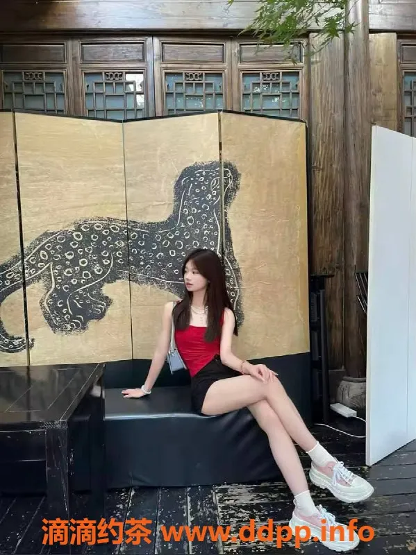 杭州楼凤-甜美可爱165cm新生，价格实惠，期待哥哥们光临