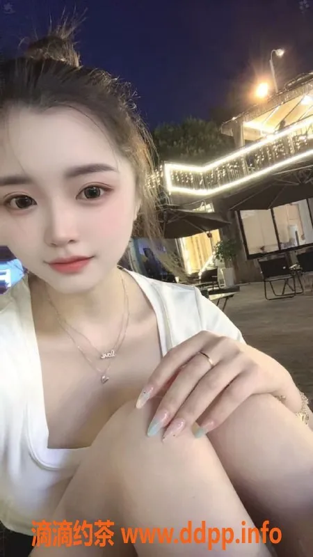 常州楼凤-武进巧巧，165cm嫩妹，600元陪浴服务