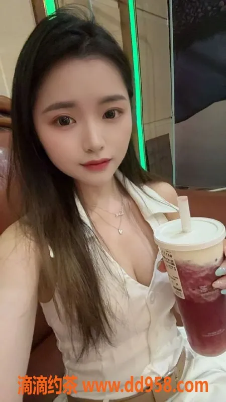 常州楼凤-武进巧巧，165cm嫩妹，600元陪浴服务