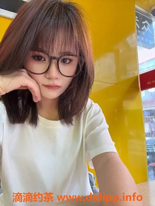 广州楼凤-白云萝莉维妮，轻松享受600p课程