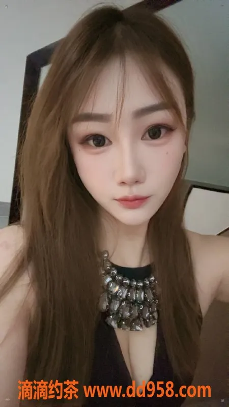 扬州楼凤资源信息,扬州高挑美艳依依，25岁真胸C，服务超温柔