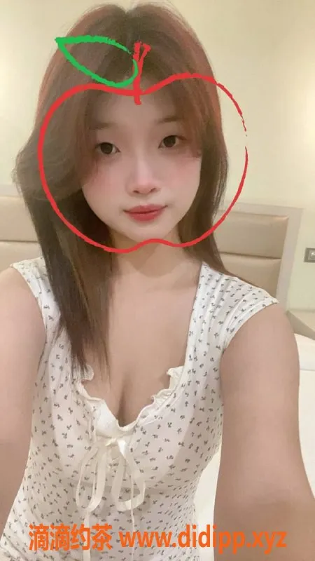 中山楼凤-拱北小颜，18岁C罩杯，600P火热服务