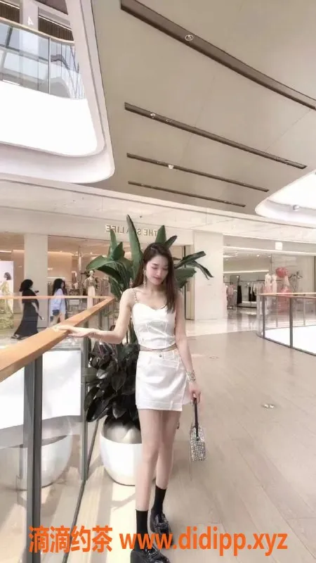 中山楼凤-中山小榄：300元快餐，400元洗吹服务